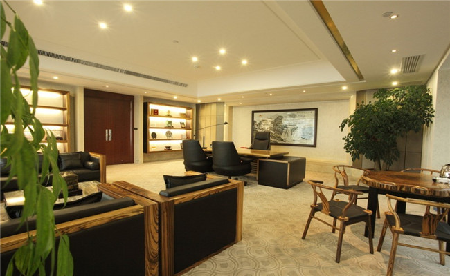 �����L�k����4