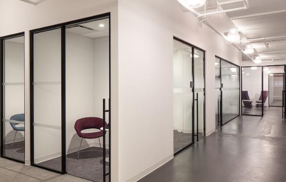 ���u��؛���޹�˾300ƽ���b�k�����OӋ